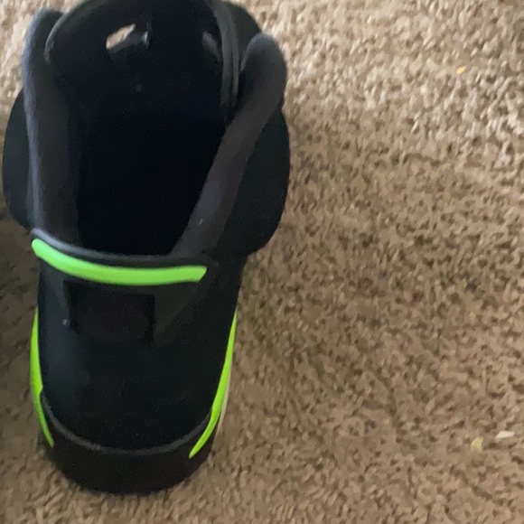 Retro Jordan 6’s Electric Green - Picture 4 of 7